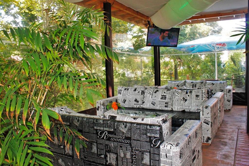 Jupiter Hotel Pantai Sunny Bagian luar foto