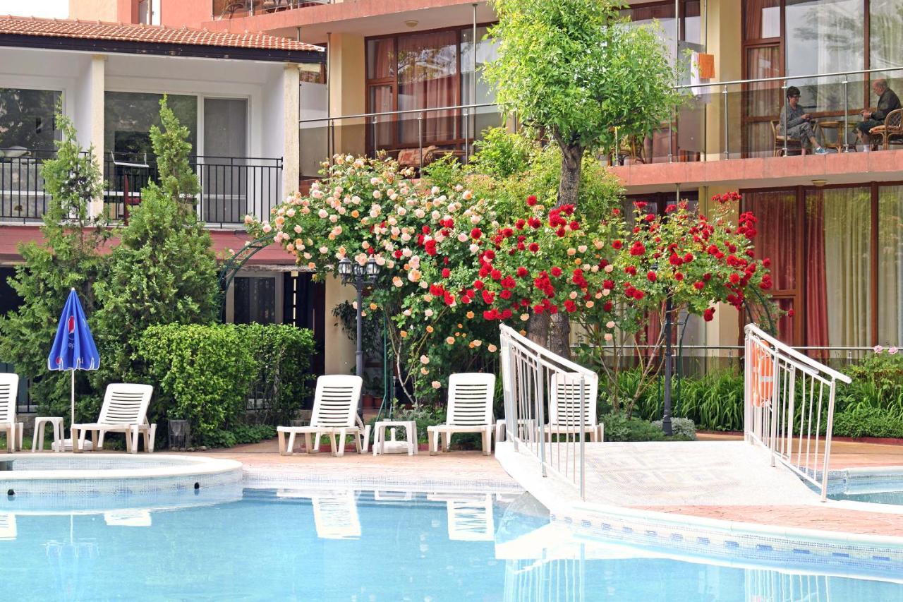 Jupiter Hotel Pantai Sunny Bagian luar foto