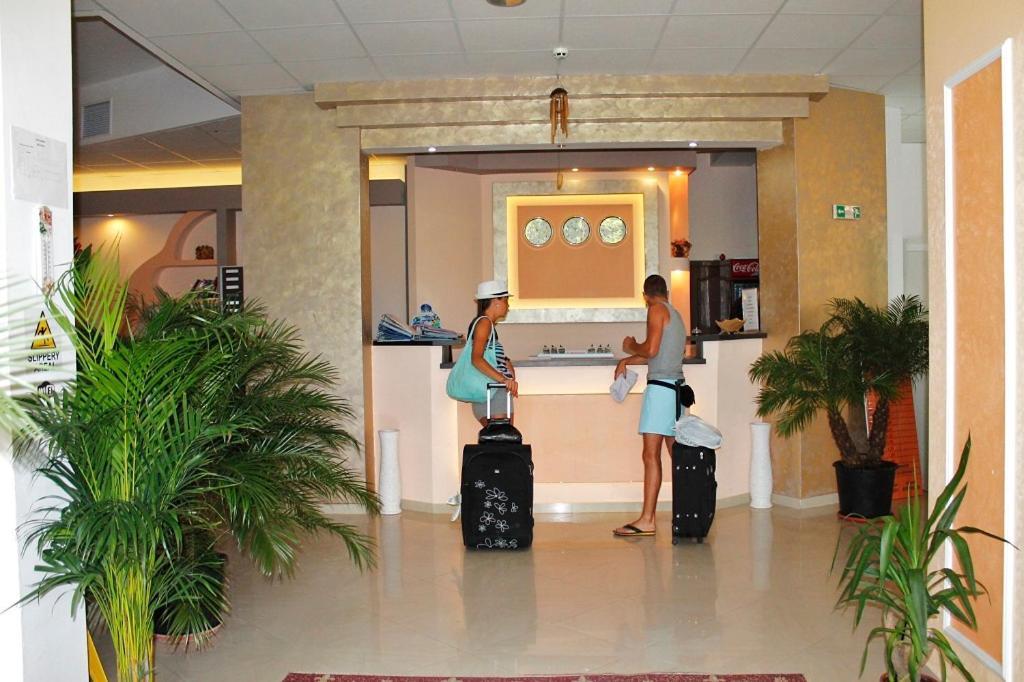 Jupiter Hotel Pantai Sunny Bagian luar foto