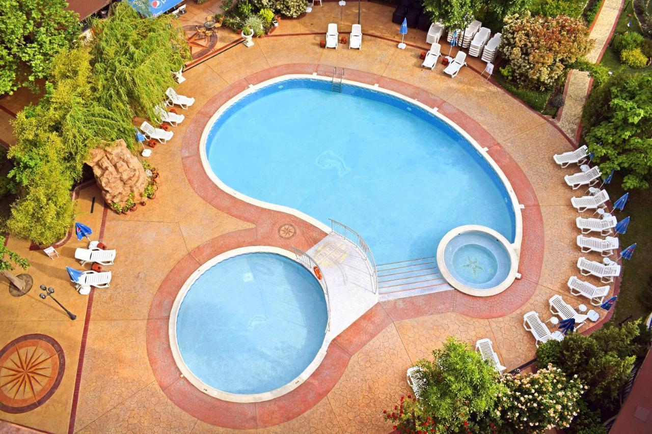 Jupiter Hotel Pantai Sunny Bagian luar foto