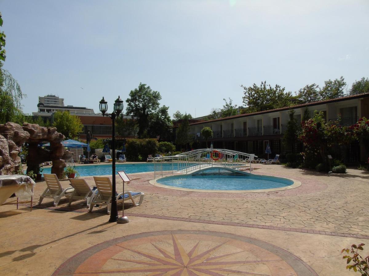 Jupiter Hotel Pantai Sunny Bagian luar foto