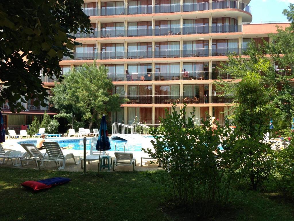 Jupiter Hotel Pantai Sunny Bagian luar foto