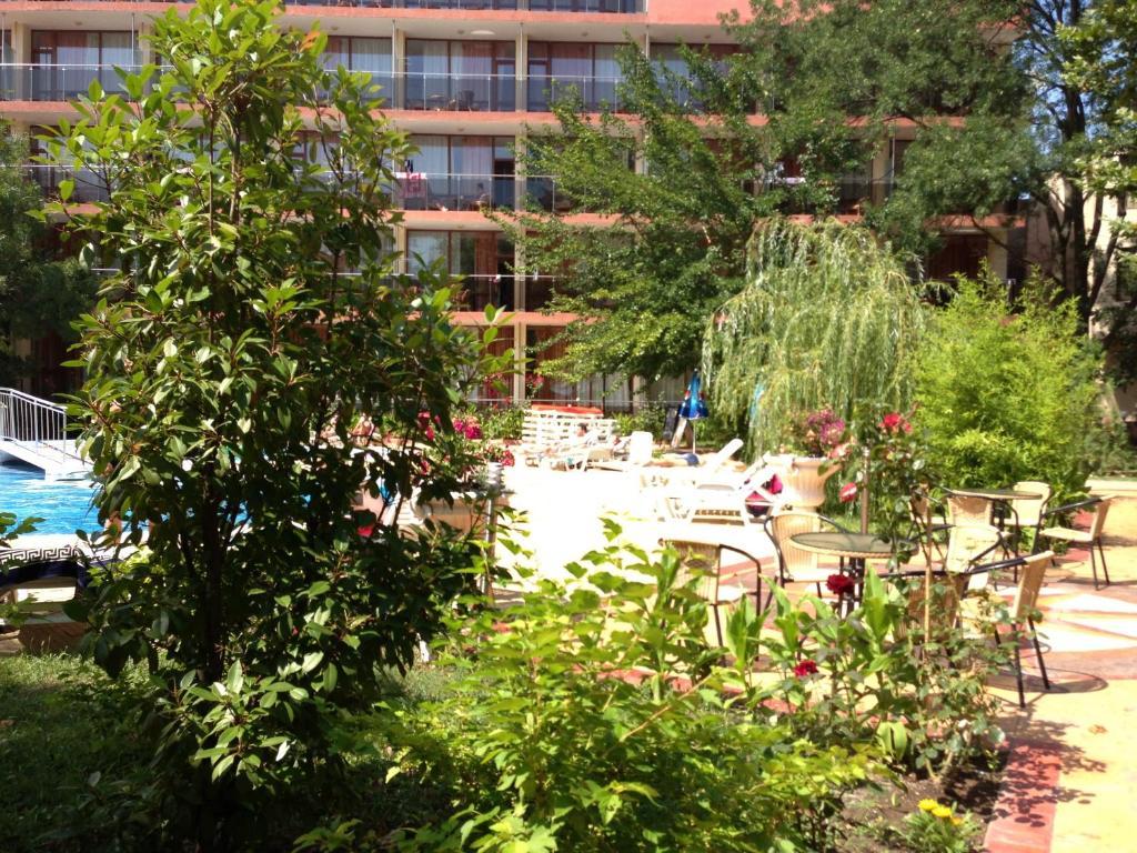 Jupiter Hotel Pantai Sunny Bagian luar foto